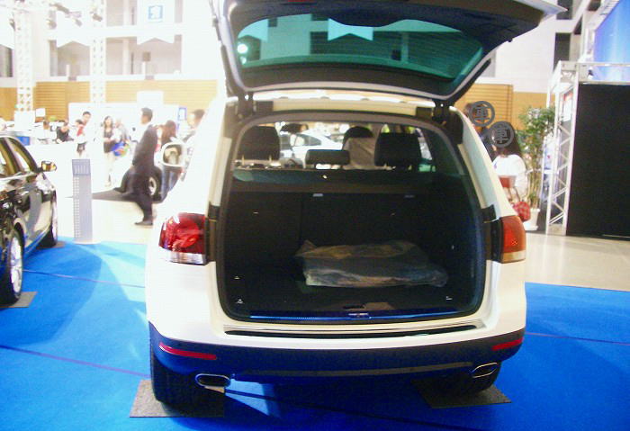 フォルクスワーゲン トゥアレグ(Volkswagen Touareg V8)