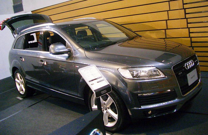アウディ Q7 3.6 FSI クアトロ(Audi Q7 3.6 FSI quattro)
