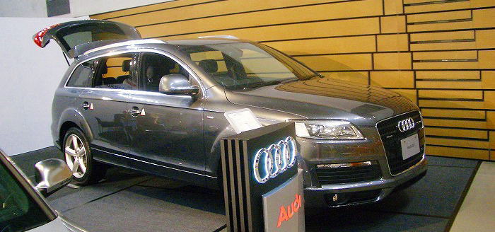 アウディ Q7 3.6 FSI クアトロ(Audi Q7 3.6 FSI quattro)