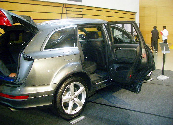 アウディ Q7 3.6 FSI クアトロ(Audi Q7 3.6 FSI quattro)