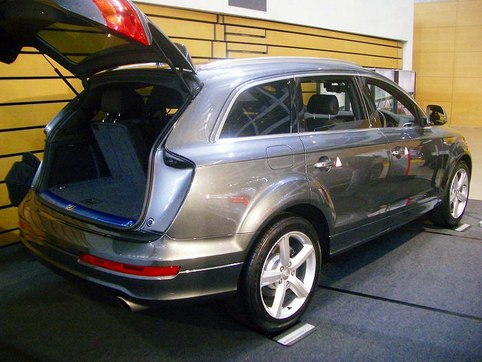アウディ Q7 3.6 FSI クアトロ(Audi Q7 3.6 FSI quattro)