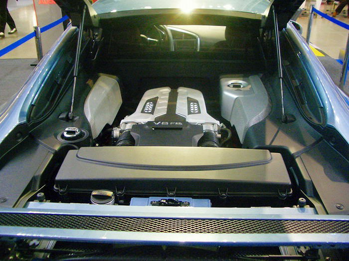 アウディ R8 4.2 FSI クアトロ(Audi R8 4.2FSI quattro)