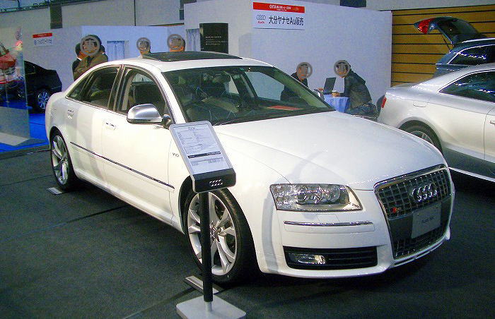 アウディ S8(Audi S8)