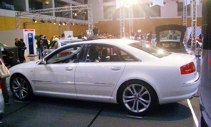 アウディ S8(Audi S8)