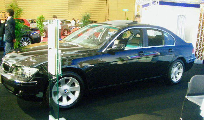 BMW 740i