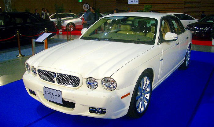 ジャガー XJ3.0 エグゼクティブ(JAGUAR XJ3.0 Executive)