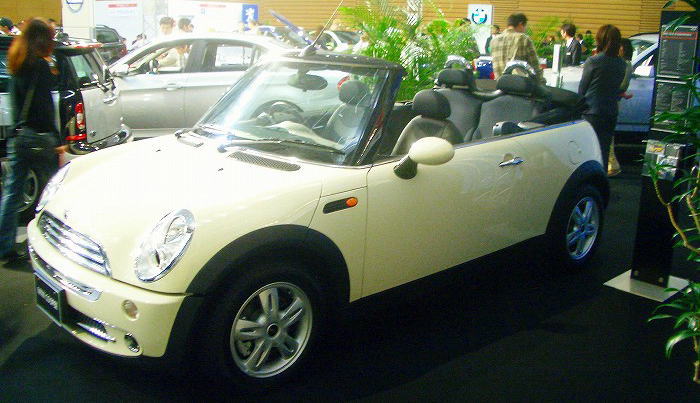 MINI COOPER CONVERTIBLE(ミニクーパー コンバーチブル)